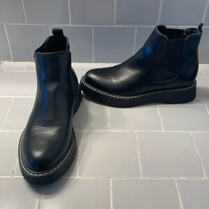 Women’s Madden Black Girl Slip On Boots Size7